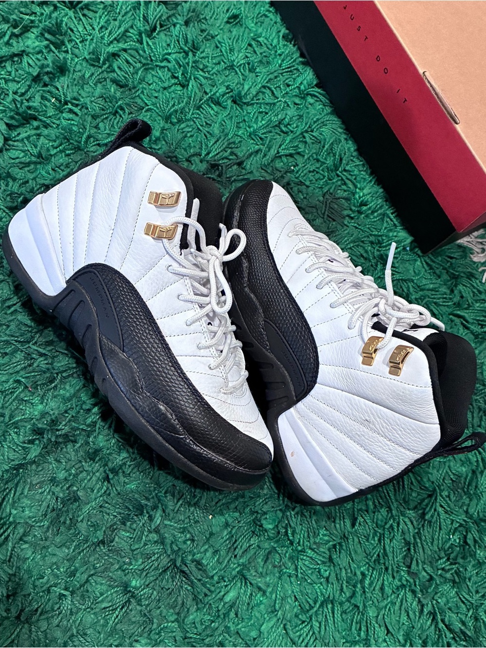 Jordan 12 Retro Taxi 2025 GS Size 5.5Y/7W VNDS WORN ONCE OG ALL 100% AUTHENTIC!
